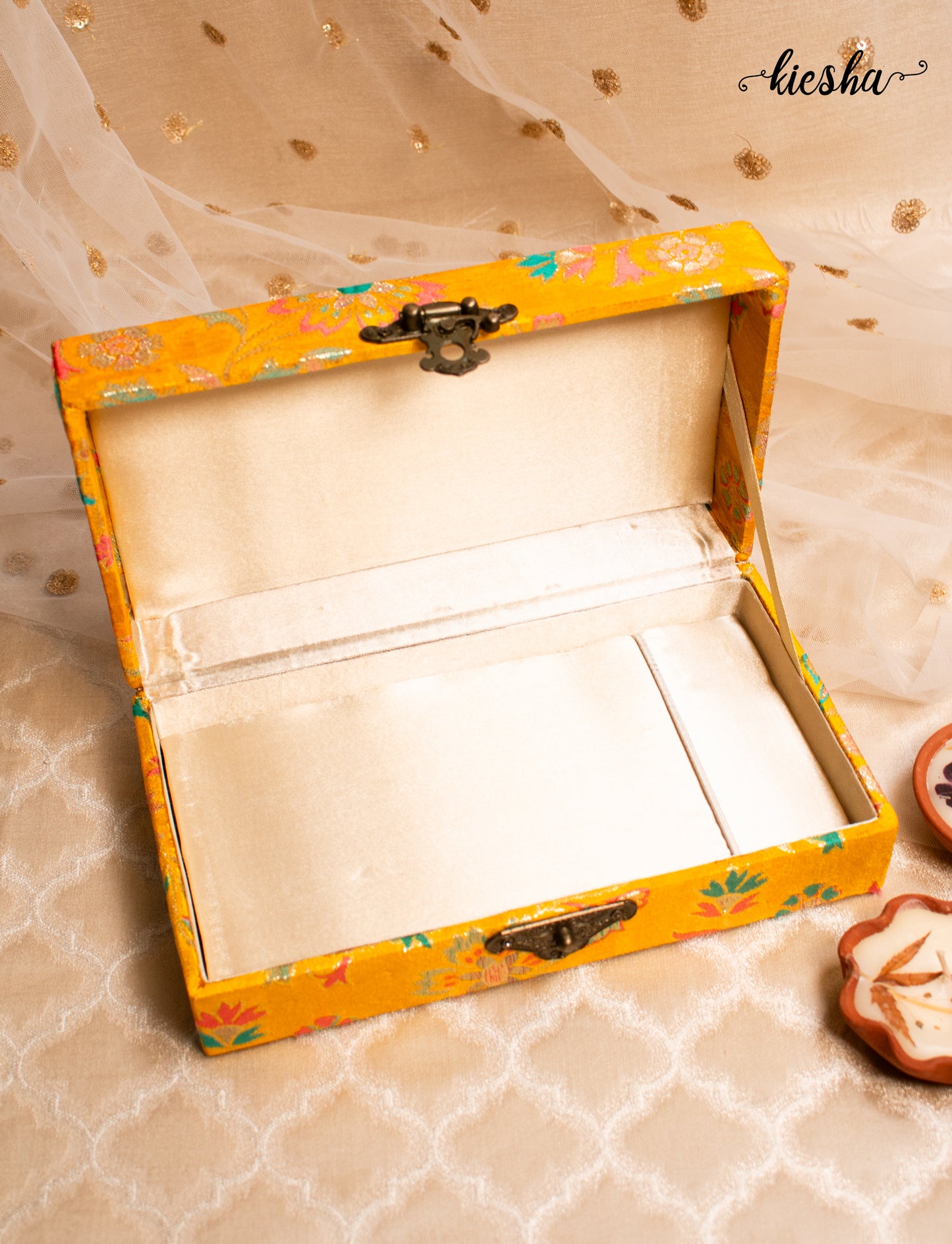 Adaa Chain/Pendant Box
