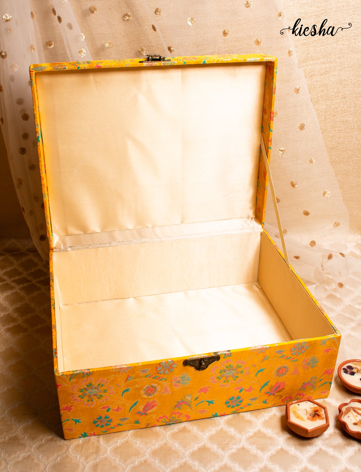 Adaa Trousseau Box