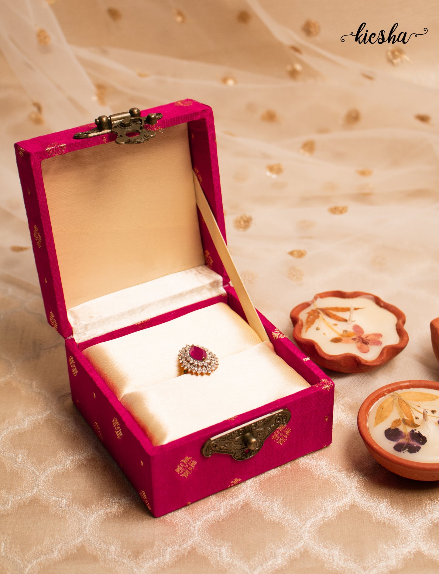 Adaa Ring Box