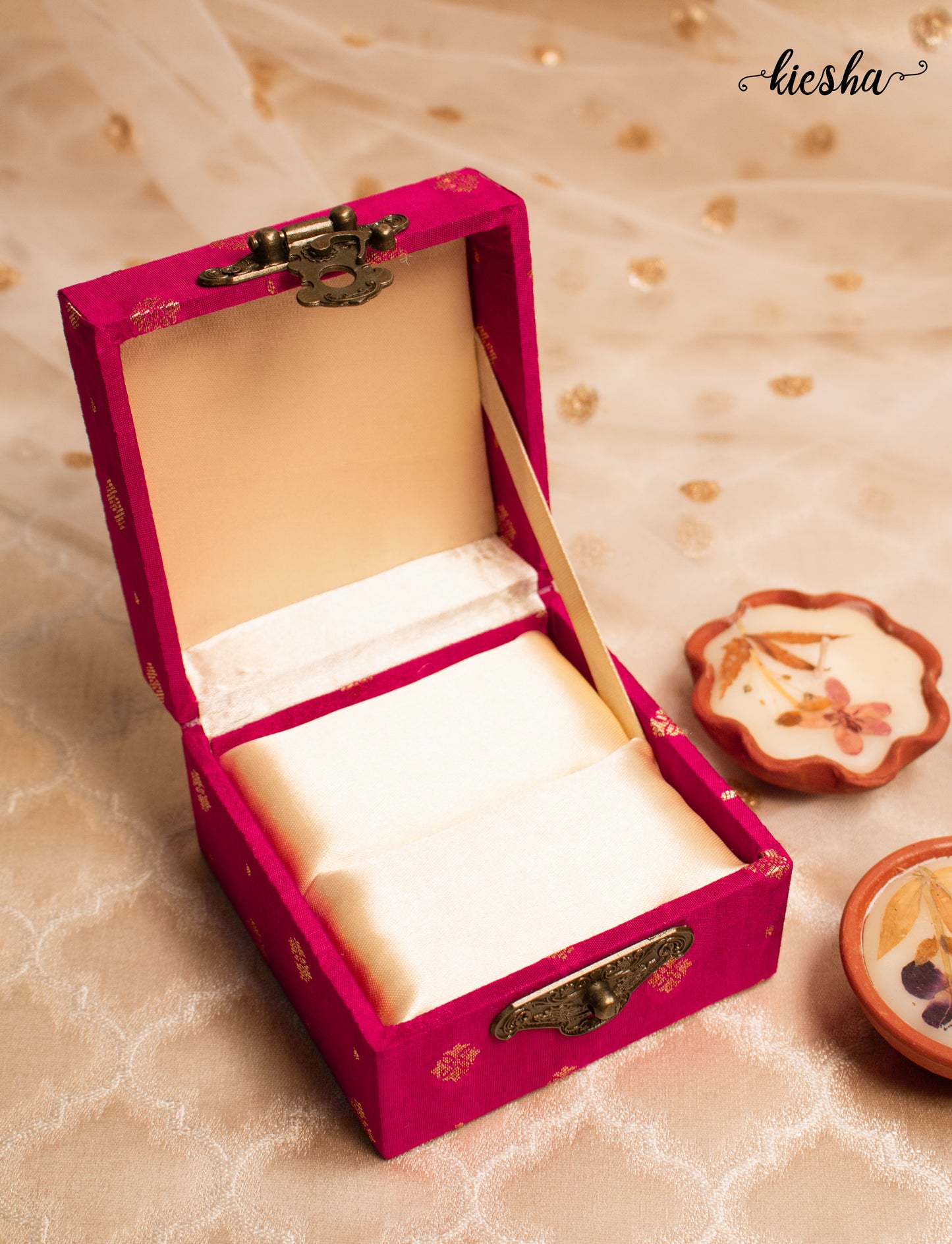 Adaa Ring Box