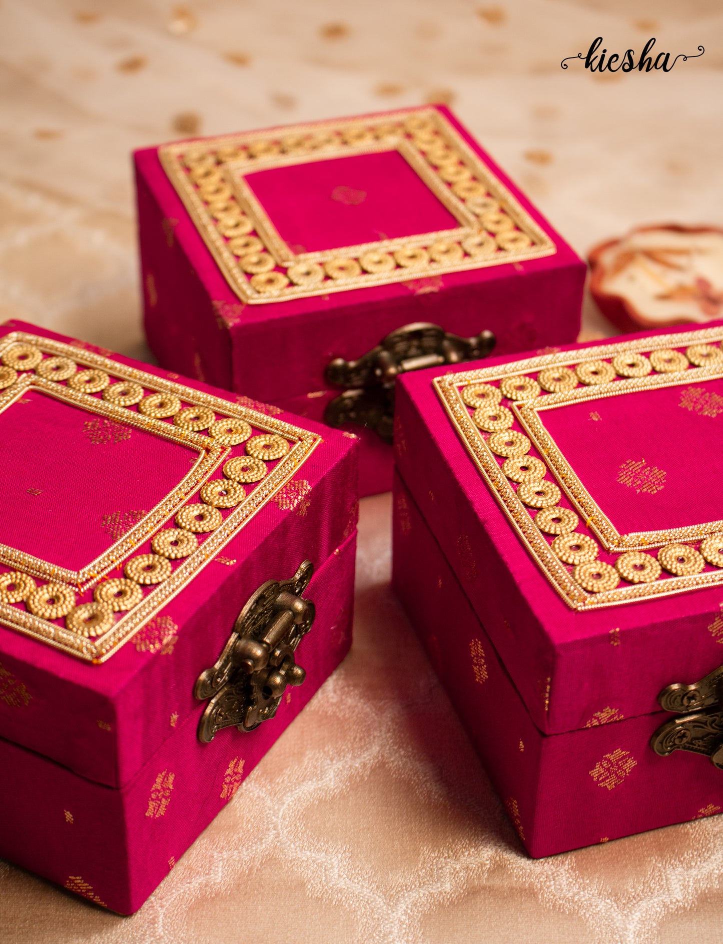 Adaa Ring Box