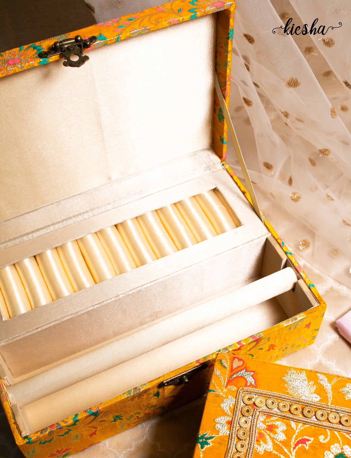 Adaa Cosmetic Box