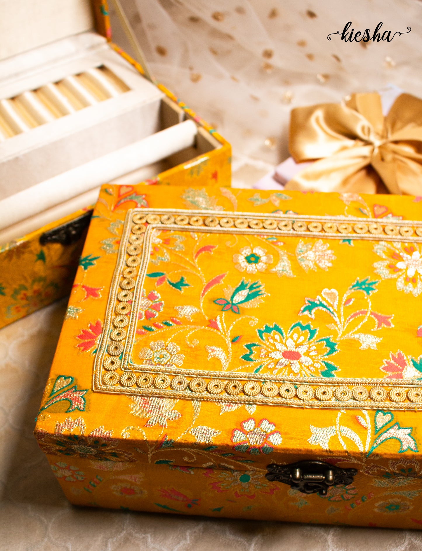 Adaa Cosmetic Box