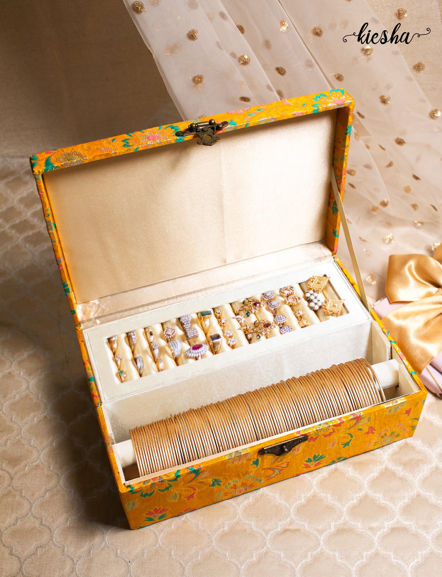 Adaa Cosmetic Box