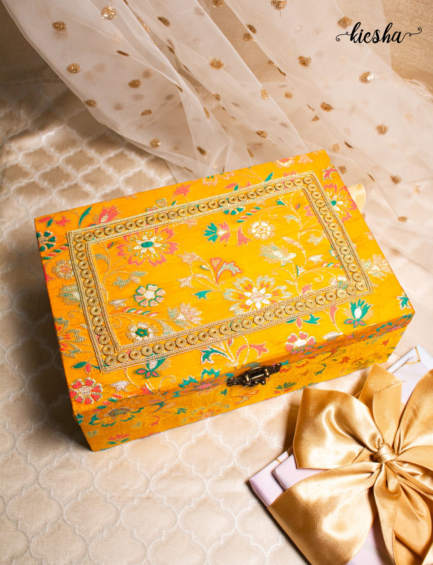 Adaa Cosmetic Box