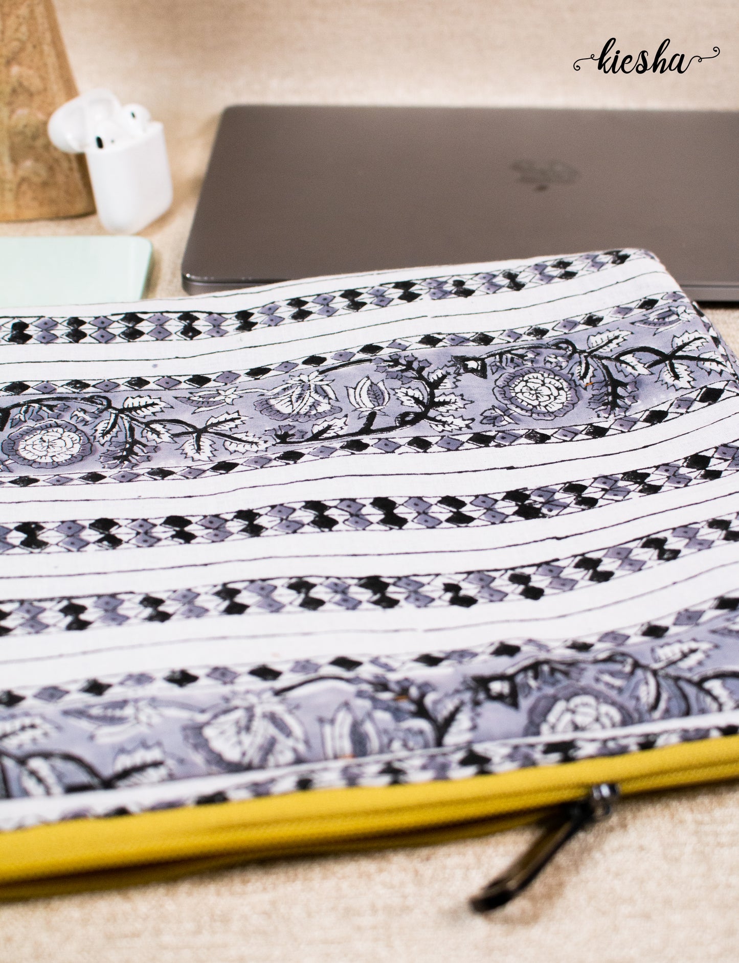Laptop Sleeve - White & Grey | 13.3"