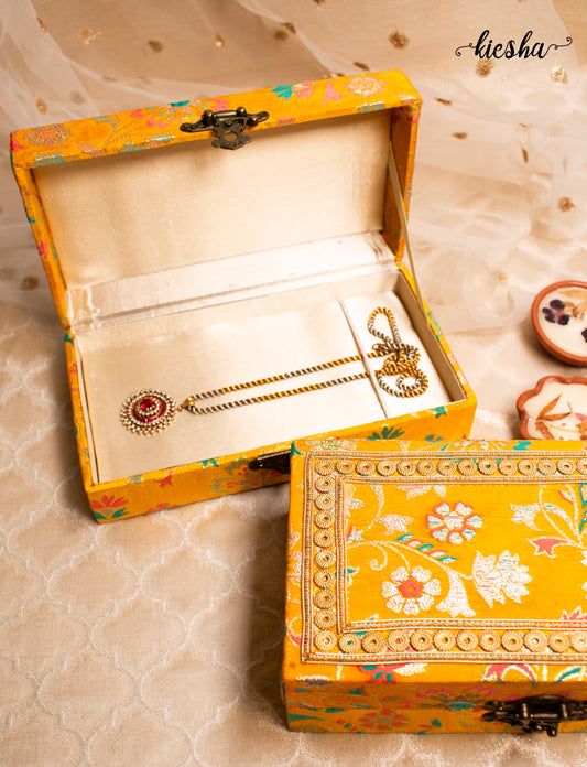 Adaa Chain/Pendant Box