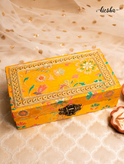 Adaa Chain/Pendant Box