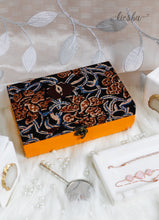 Load image into Gallery viewer, Jewellery Box Kalamkari Yellow