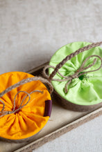 Load image into Gallery viewer, Tray of 2 - Sutli Basket Round (covered)