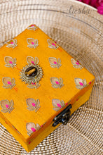 Load image into Gallery viewer, Zardozi Kangan Box