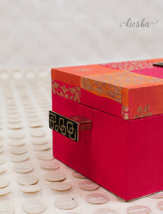 'AGNI' LIPSTICK/NAILPAINT/EYEPENCIL BOX