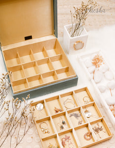 Earring Box