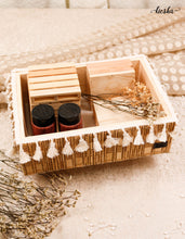 Load image into Gallery viewer, The Chic Basket